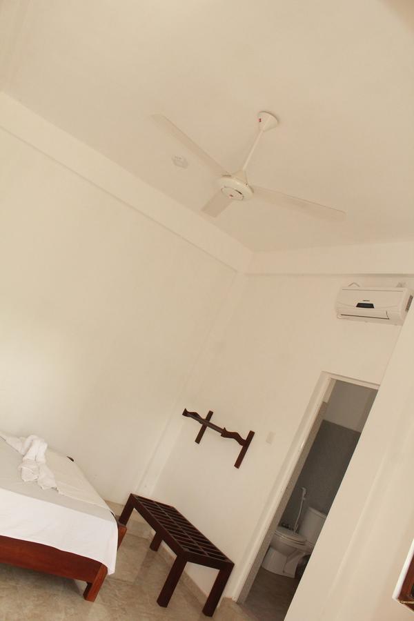 Pearl City Hotel Tissamaharama Esterno foto