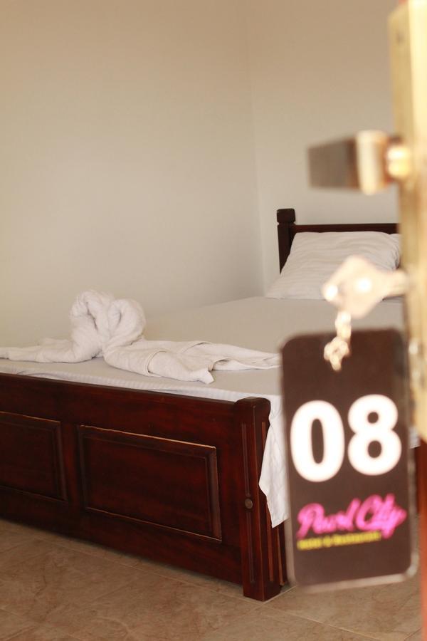 Pearl City Hotel Tissamaharama Esterno foto