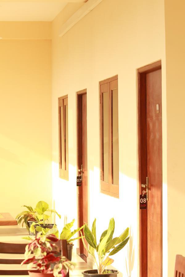 Pearl City Hotel Tissamaharama Esterno foto